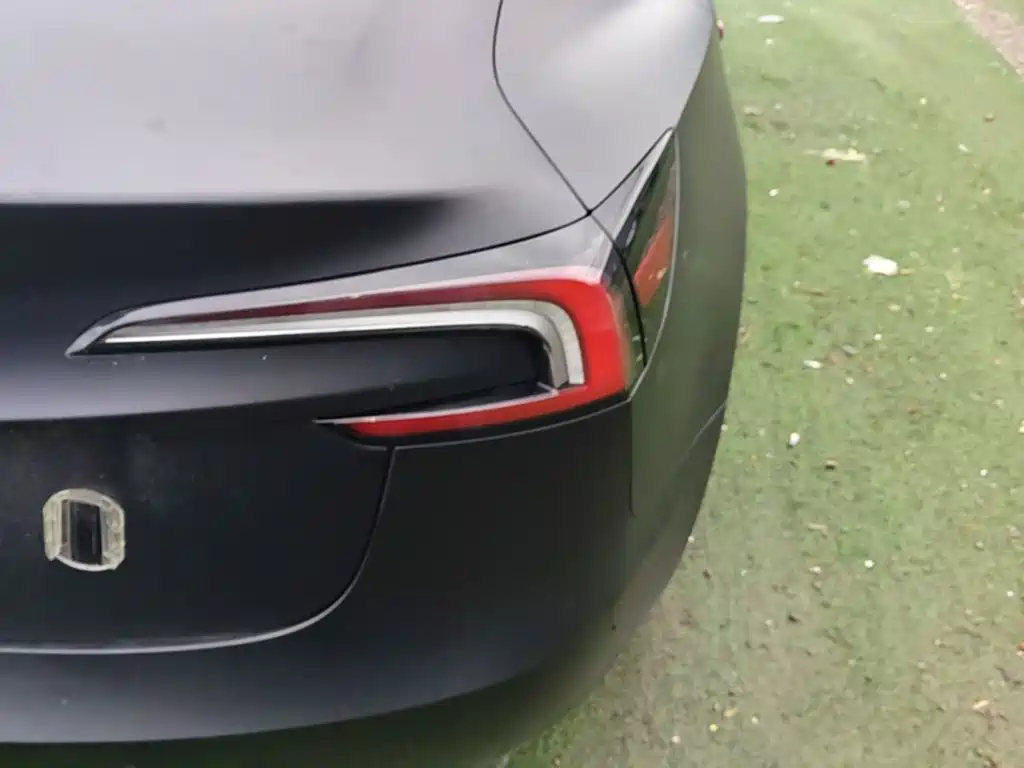 Tesla Model 3 — фото 8