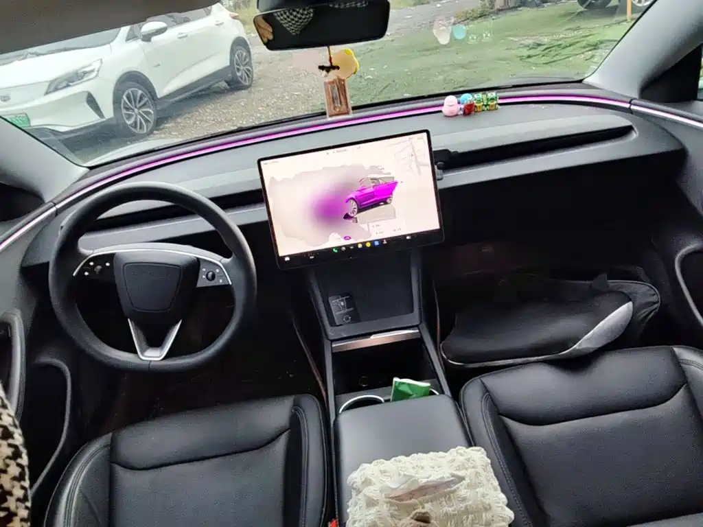 Tesla Model 3 — фото 10
