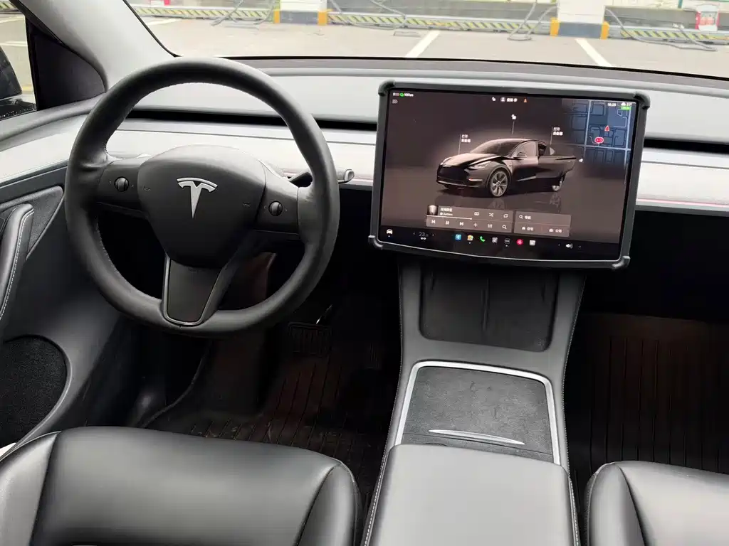 Tesla Model Y — фото 13