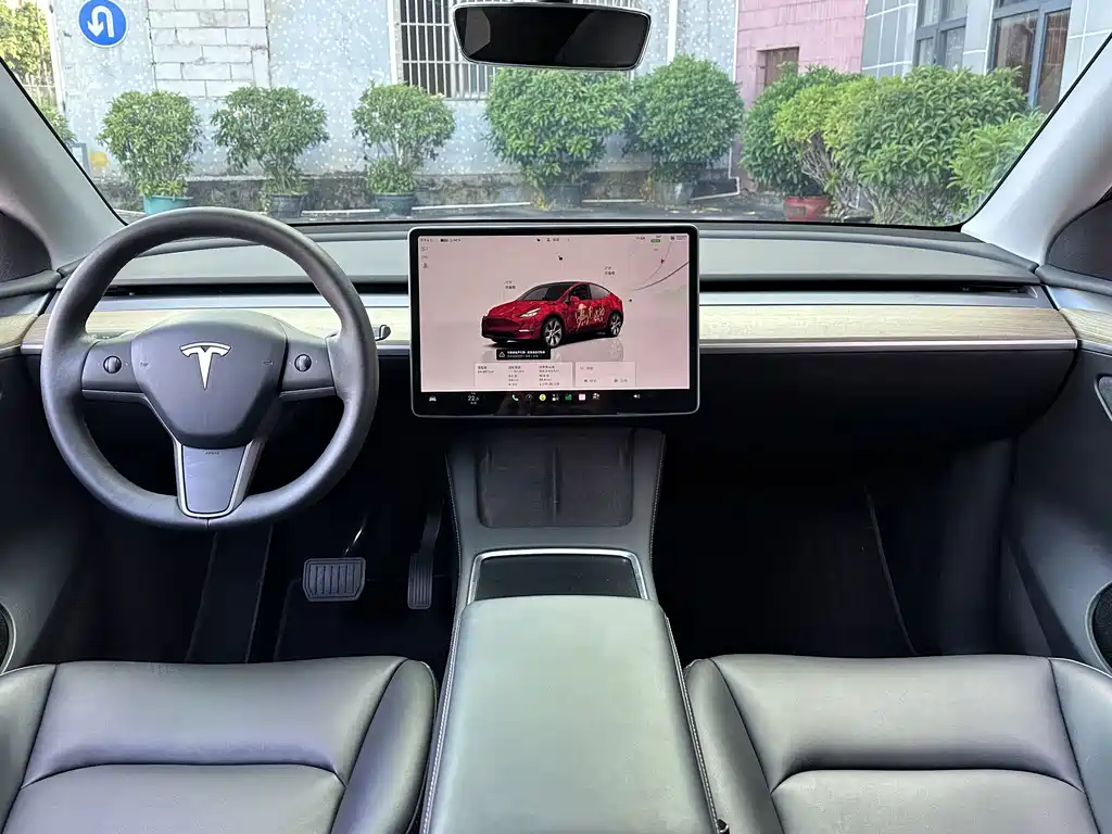 Tesla Model Y — фото 4