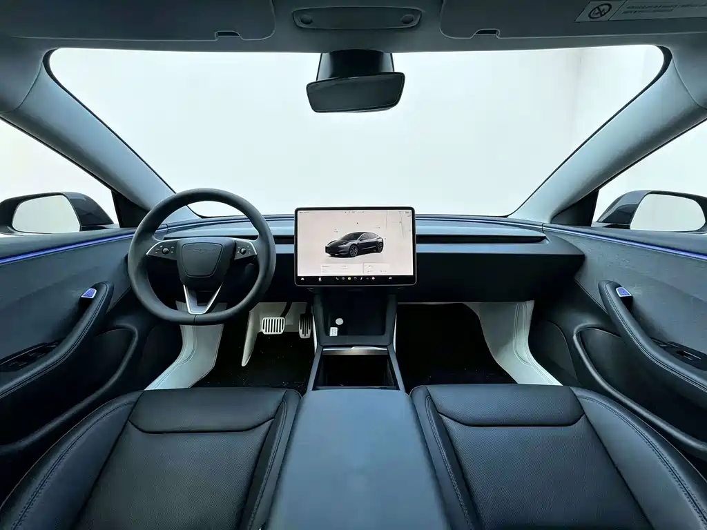 Tesla Model 3 — фото 7