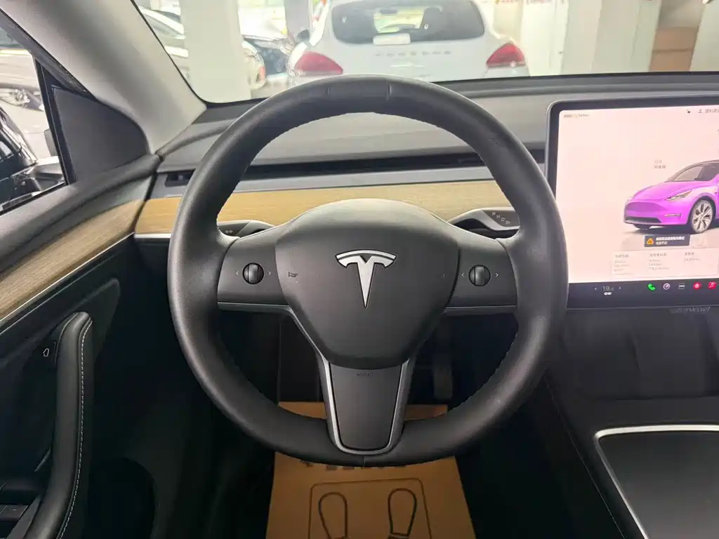 Tesla Model Y — фото 5