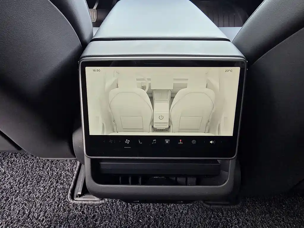 Tesla Model 3 — фото 13