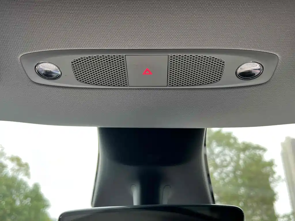 Tesla Model Y — фото 13