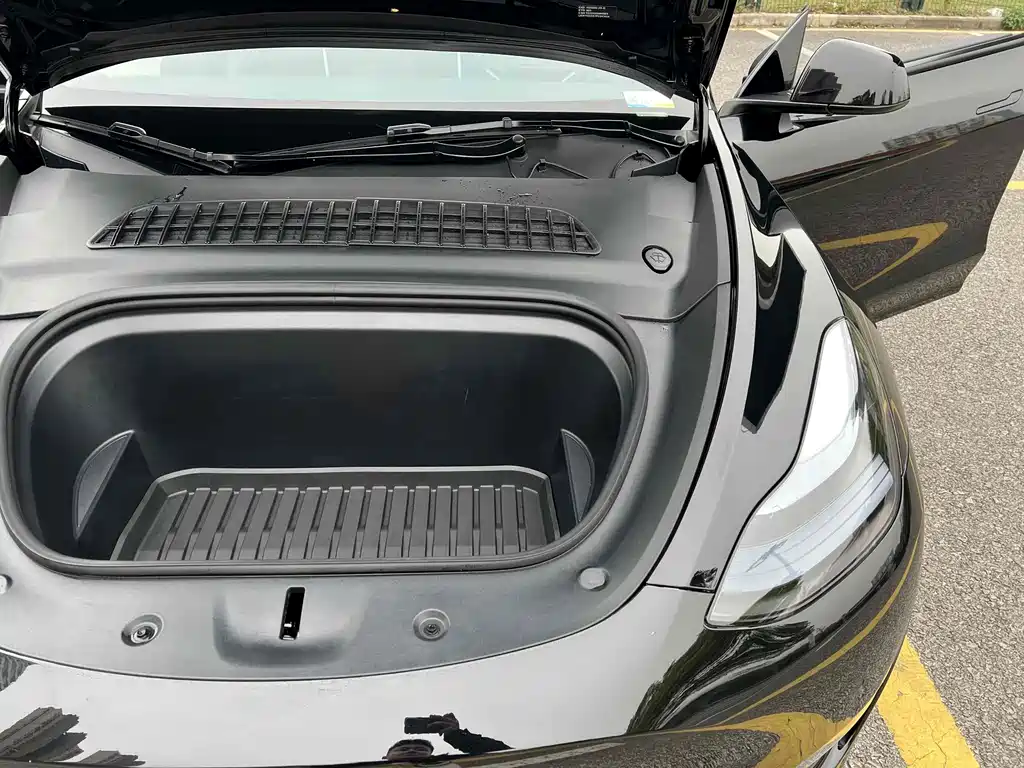 Tesla Model Y — фото 22
