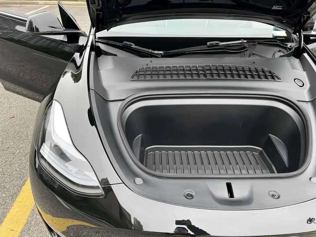 Tesla Model Y — фото 23