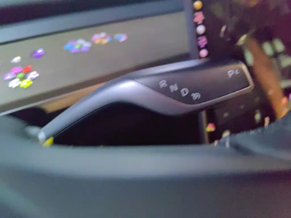 Tesla Model Y — фото 15