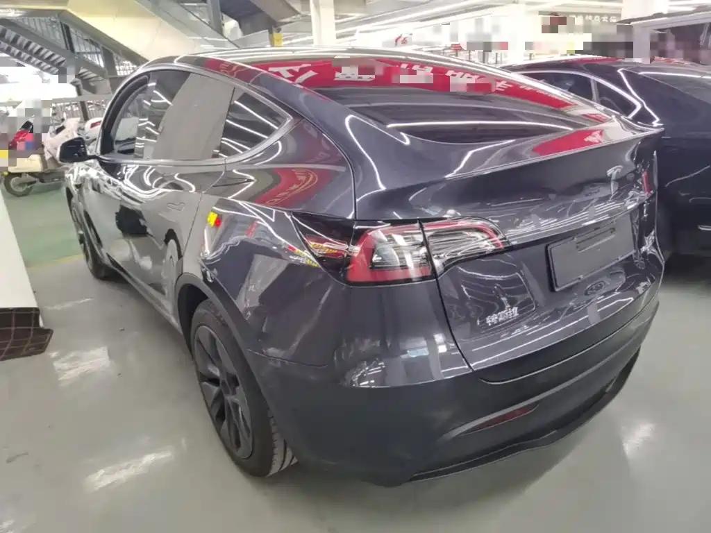 Tesla Model Y — фото 5