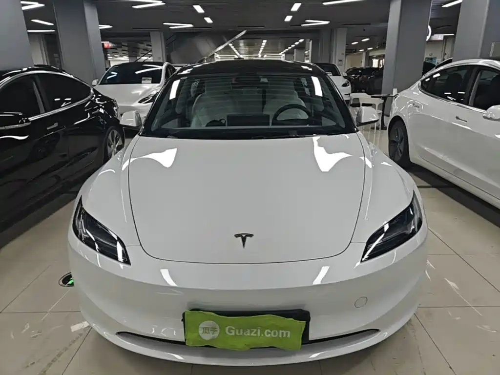 Tesla Model 3 — фото 3