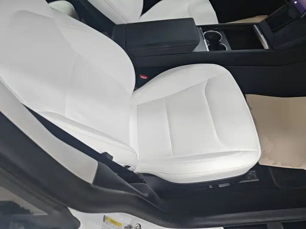 Tesla Model 3 — фото 25