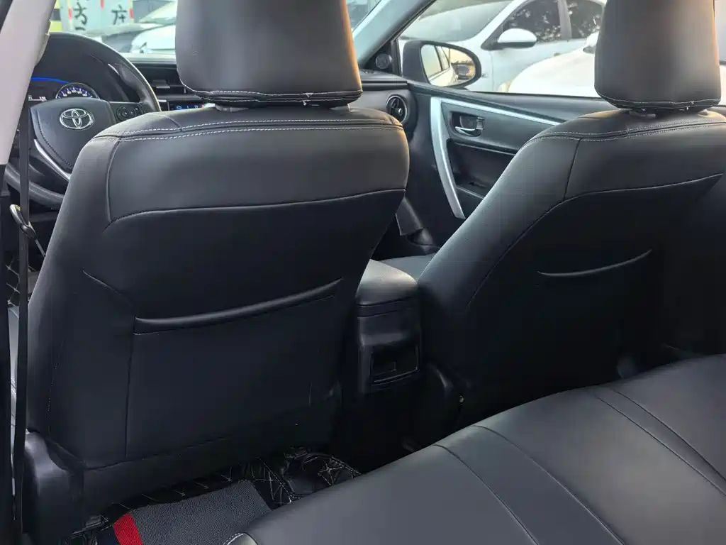 Toyota Corolla Hybrid — фото 6