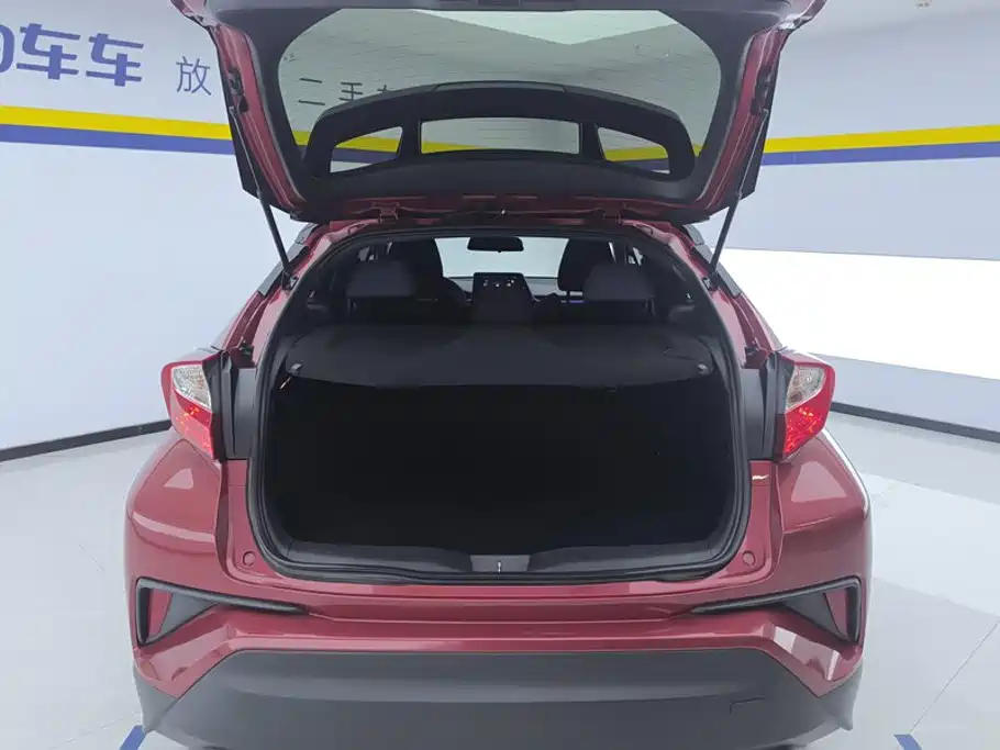 Toyota C-HR — фото 4