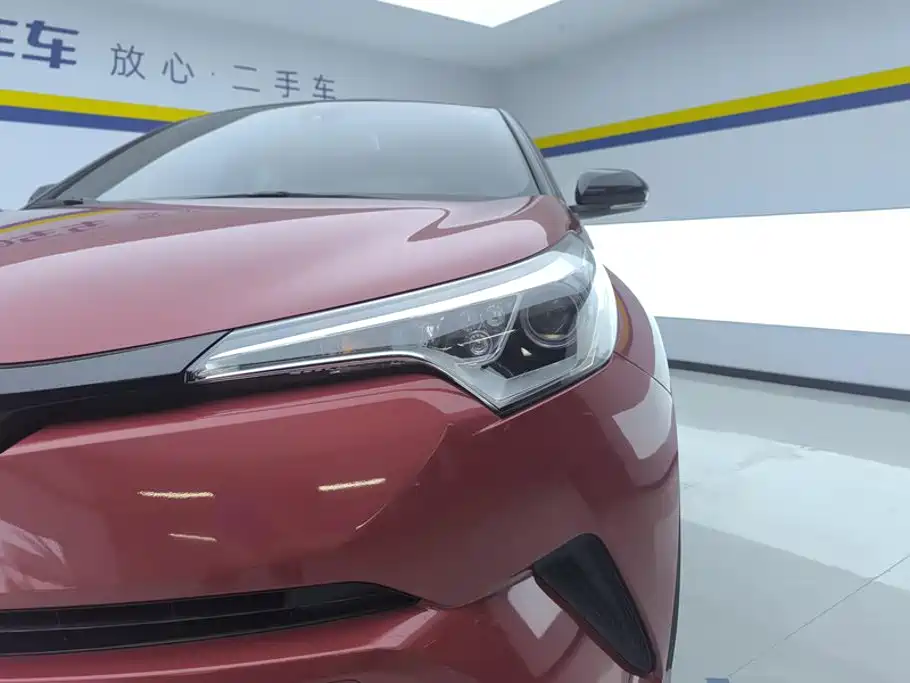 Toyota C-HR — фото 5