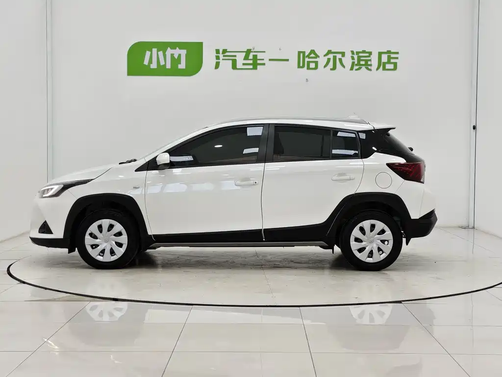 Toyota Yaris L — фото 4