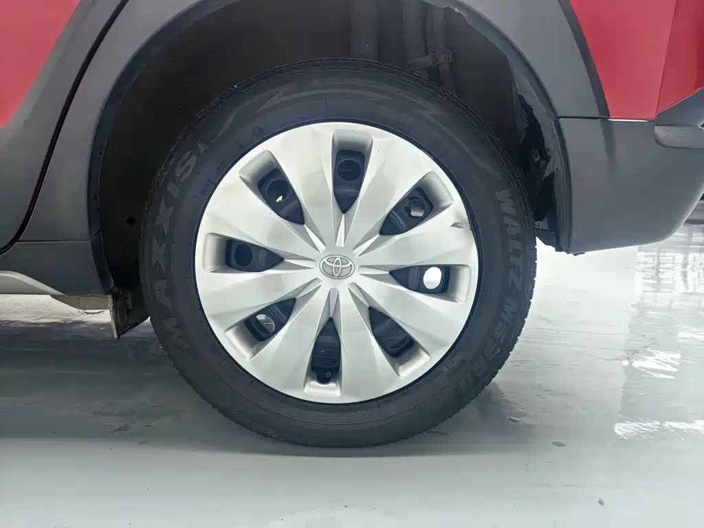 Toyota Yaris L — фото 13