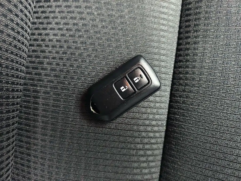 Toyota Yaris L — фото 5