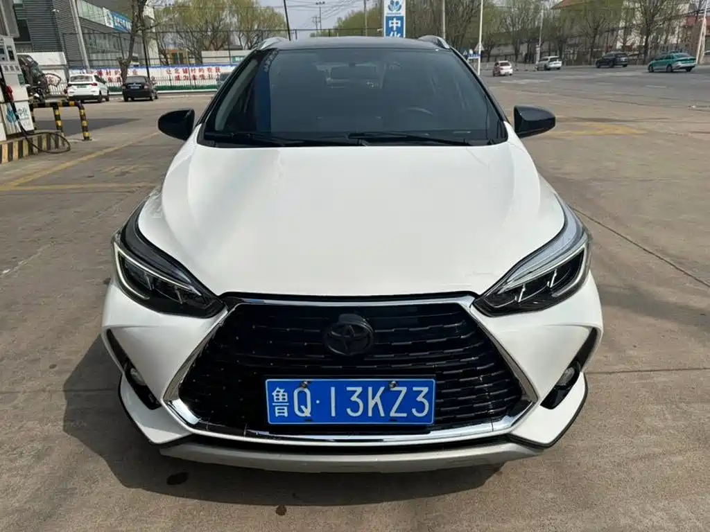 Toyota Yaris L — фото 2