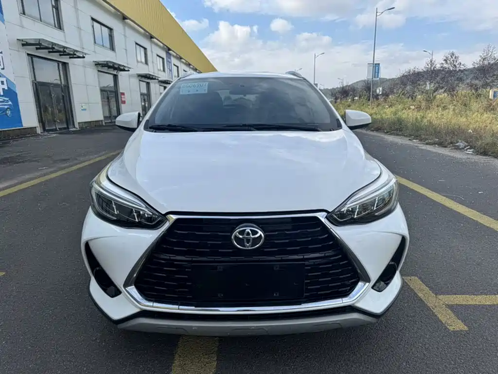 Toyota Yaris L — фото 6