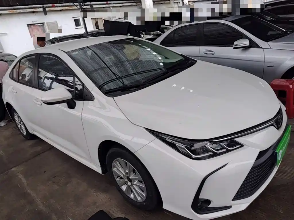 Toyota Corolla — фото 4