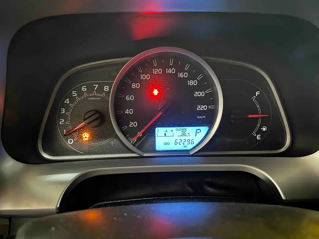 Toyota RAV4 — фото 10