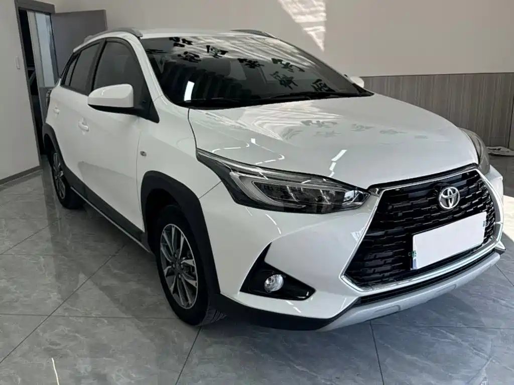 Toyota Yaris L — фото 3