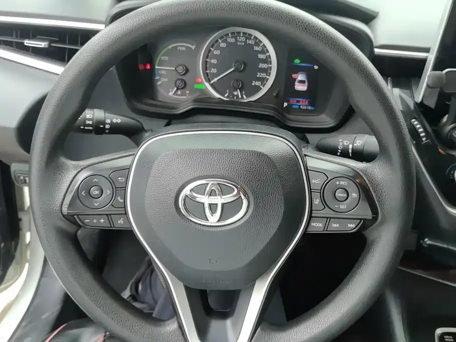 Toyota Corolla — фото 15
