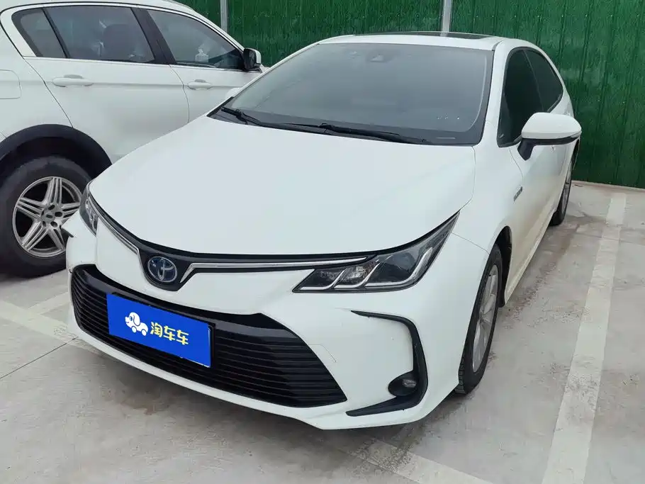 Toyota Corolla — фото 1