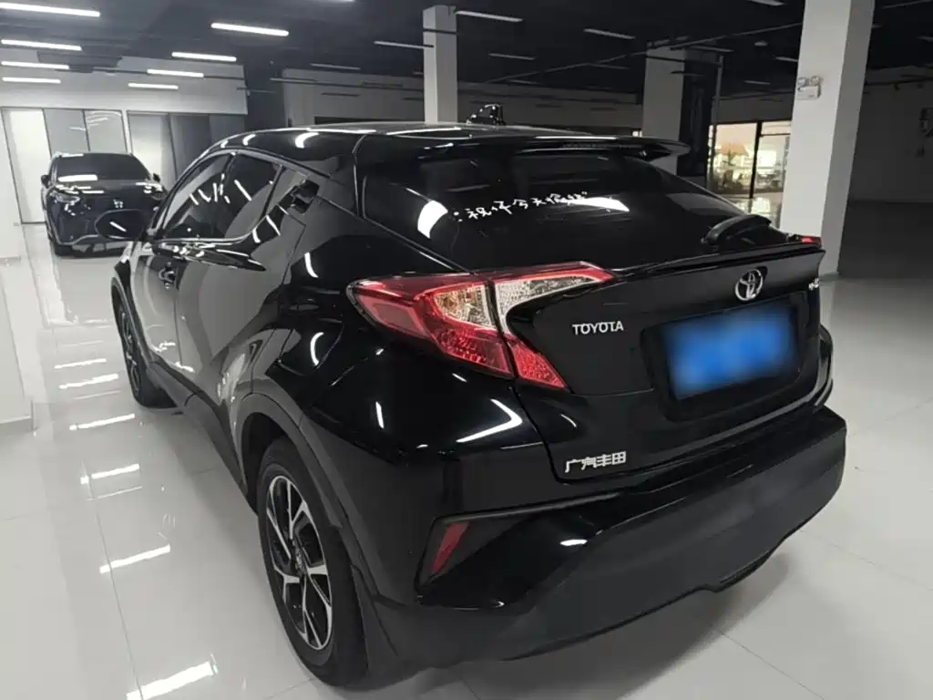 Toyota C-HR — фото 5