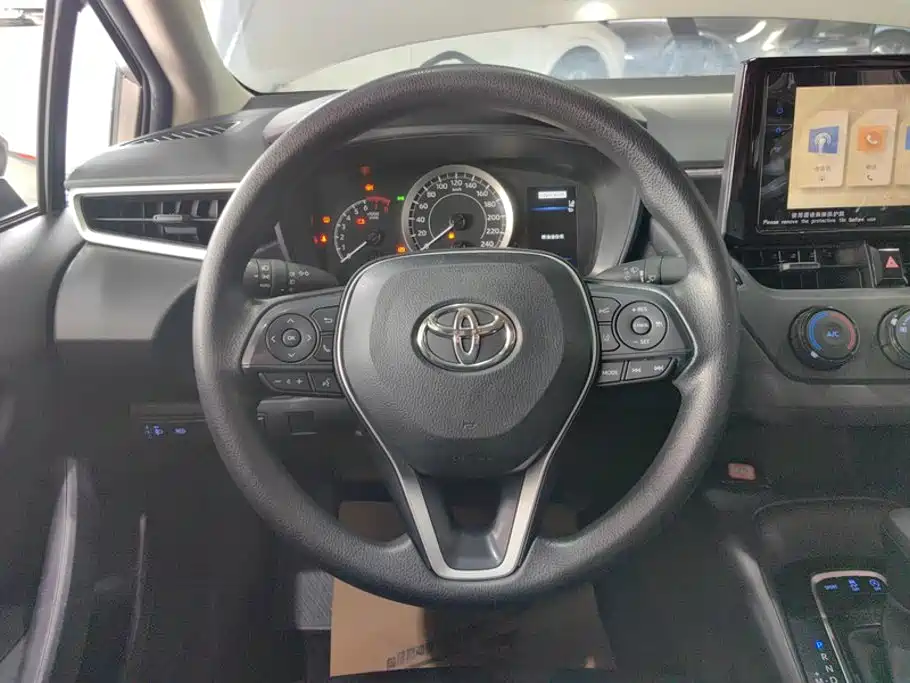 Toyota Corolla — фото 15