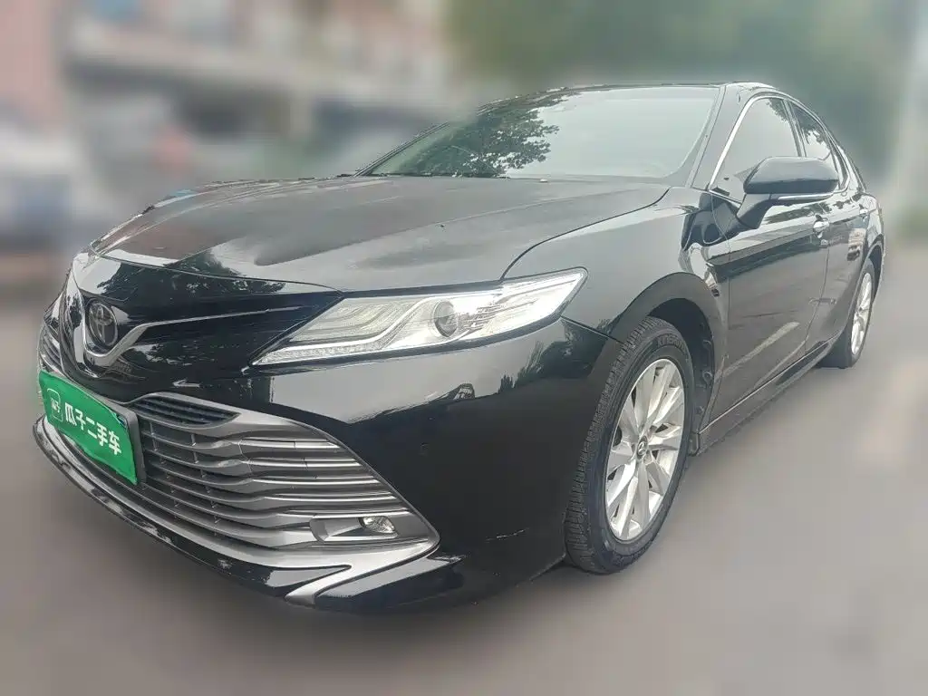 Toyota Camry — фото 2