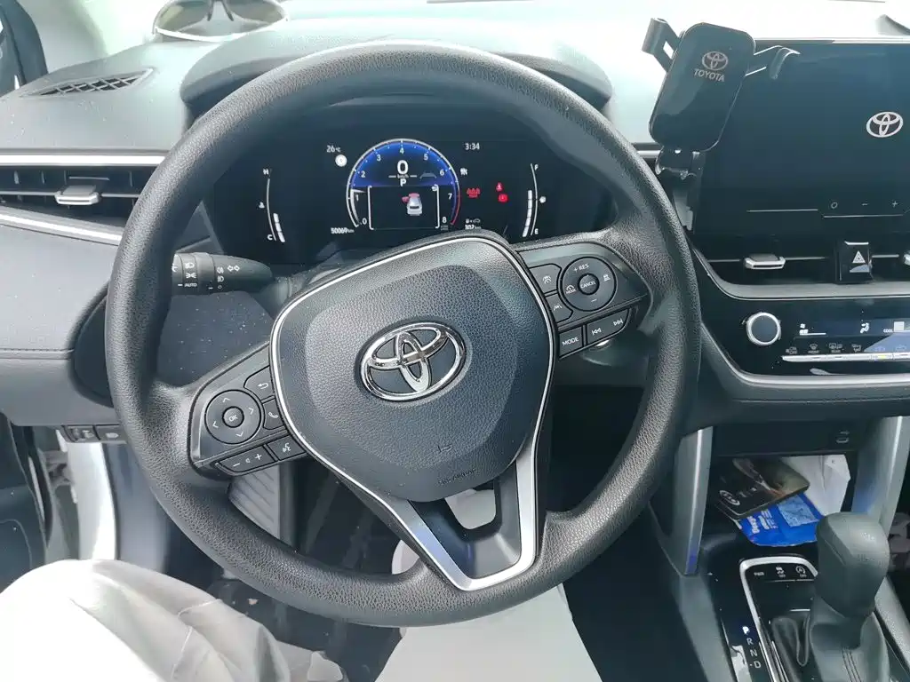 Toyota Corolla Cross — фото 11