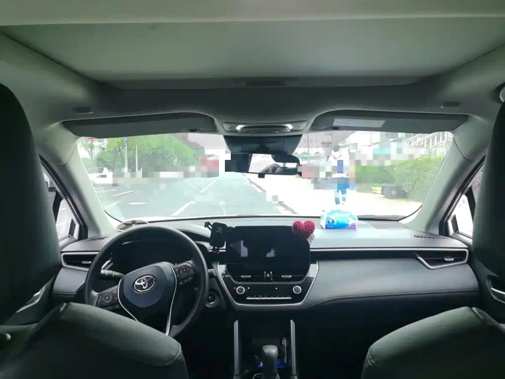Toyota Corolla Cross — фото 19