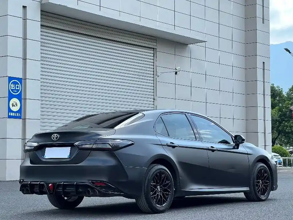 Toyota Camry — фото 7