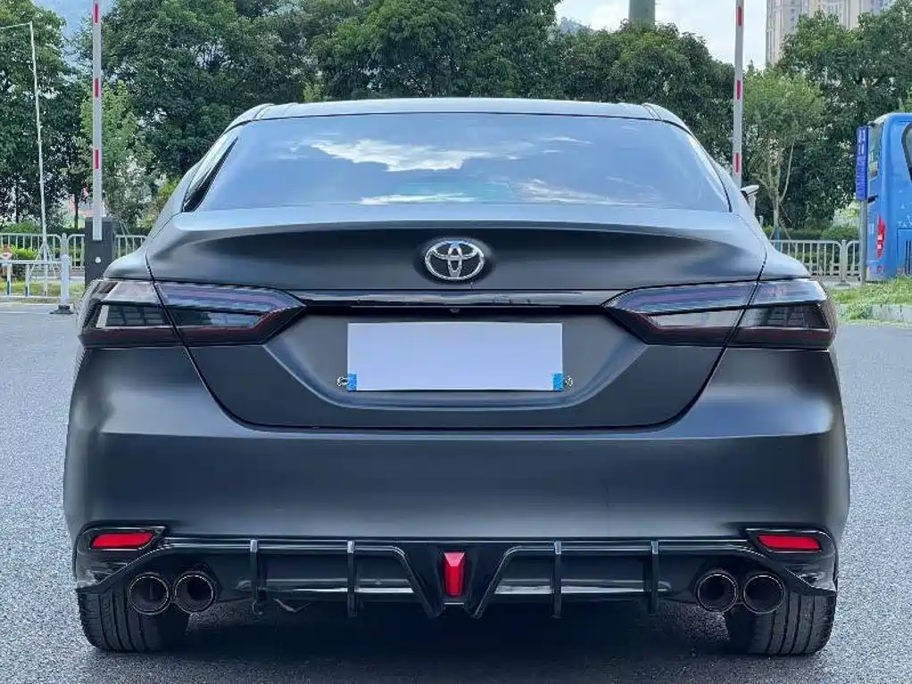 Toyota Camry — фото 8