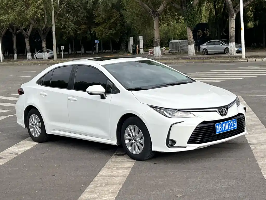 Toyota Corolla — фото 3