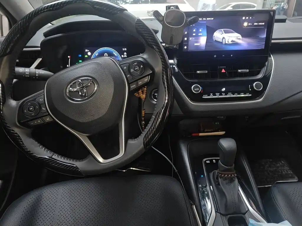 Toyota Corolla — фото 10