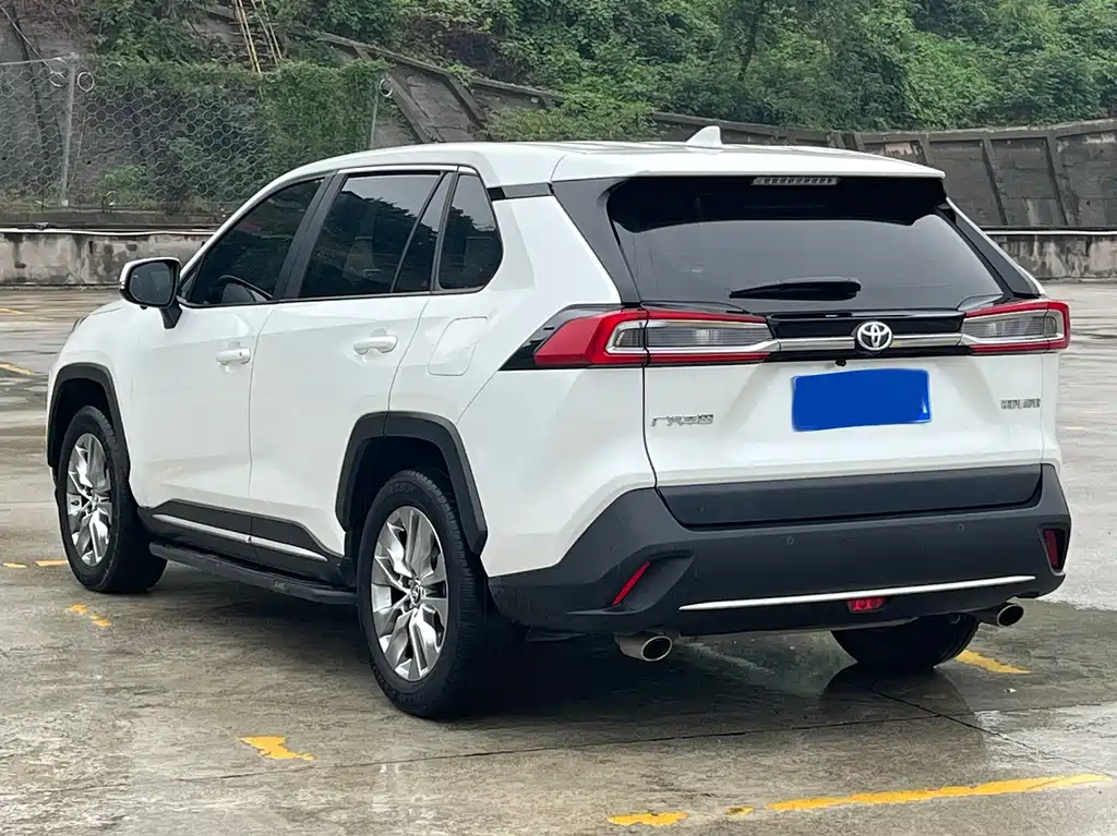 Toyota Wildlander — фото 4