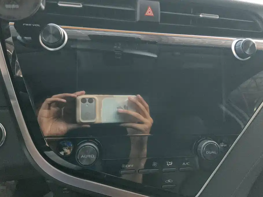 Toyota Camry — фото 13