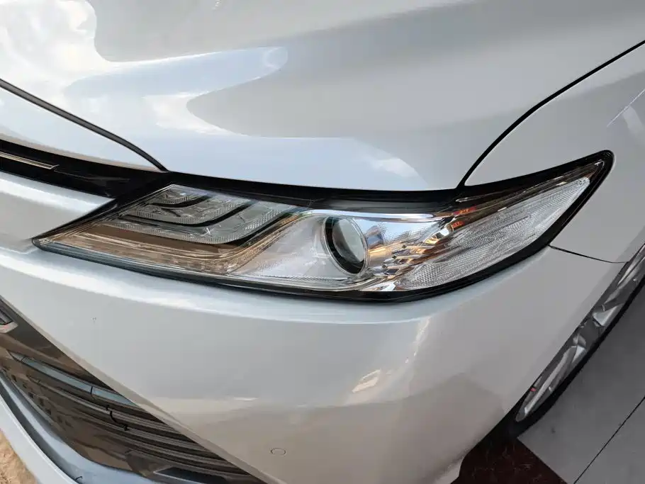 Toyota Camry — фото 5