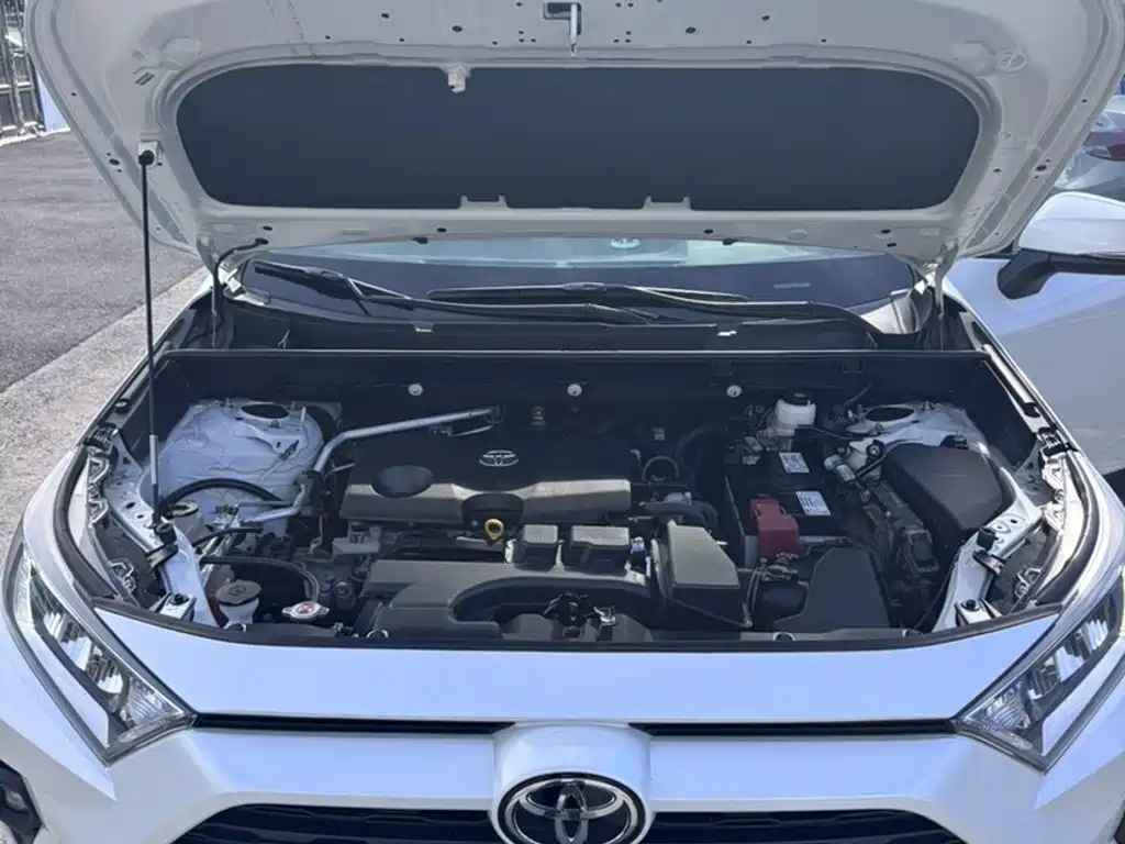 Toyota RAV4 — фото 2