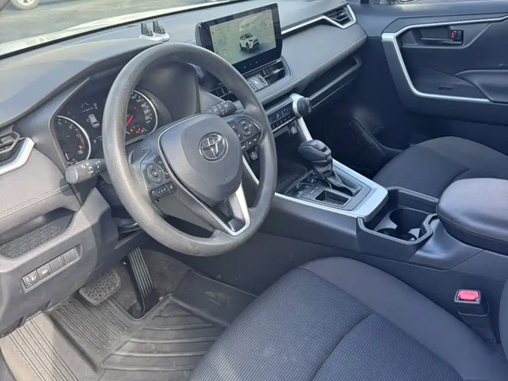 Toyota RAV4 — фото 23