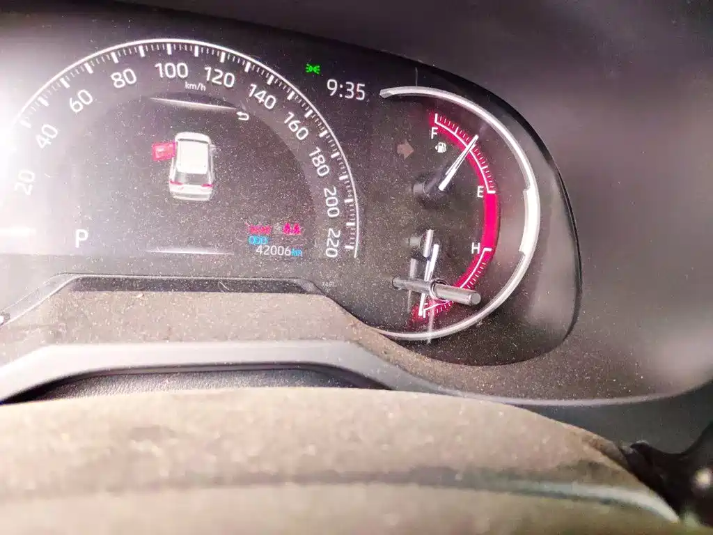 Toyota RAV4 — фото 13