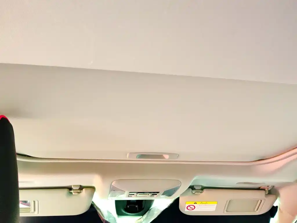 Toyota RAV4 — фото 19
