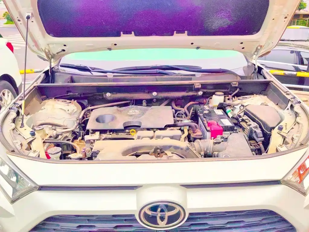 Toyota RAV4 — фото 21