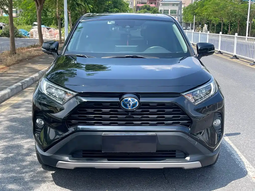 Toyota RAV4 — фото 2