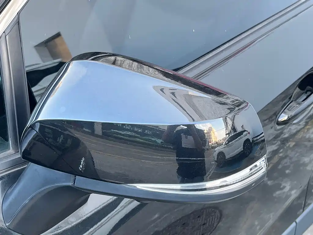 Toyota RAV4 — фото 11