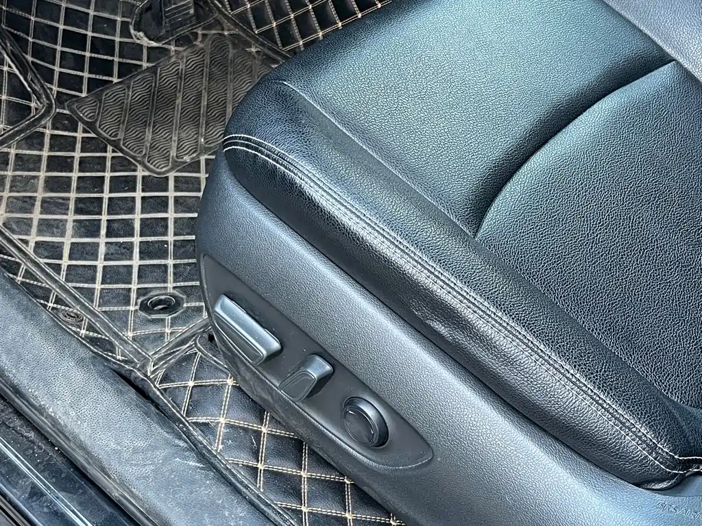 Toyota RAV4 — фото 17