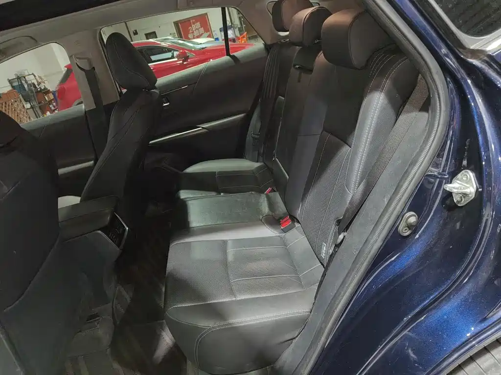 Toyota Harrier — фото 12