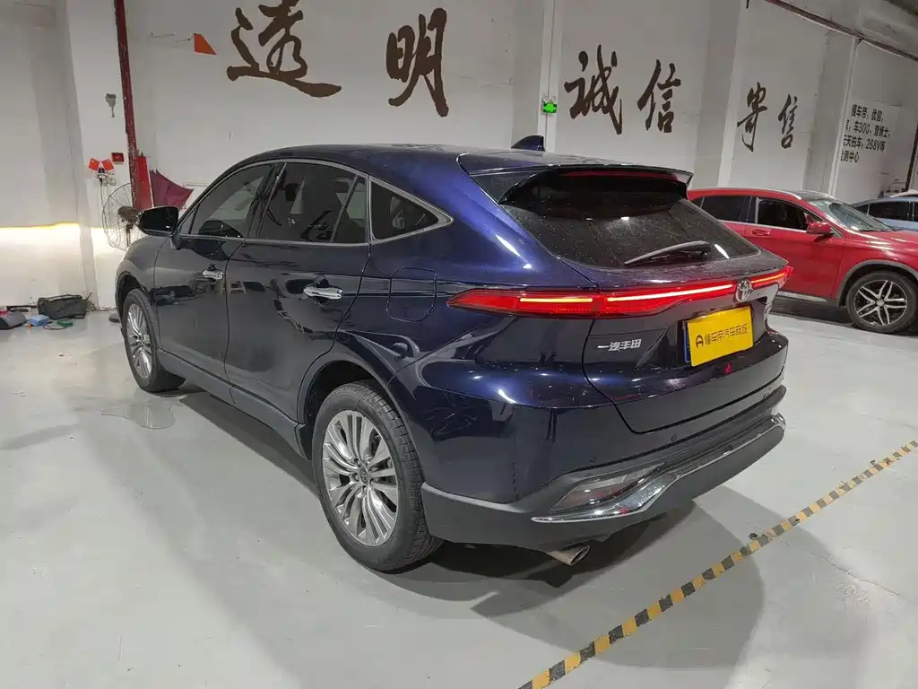 Toyota Harrier — фото 4