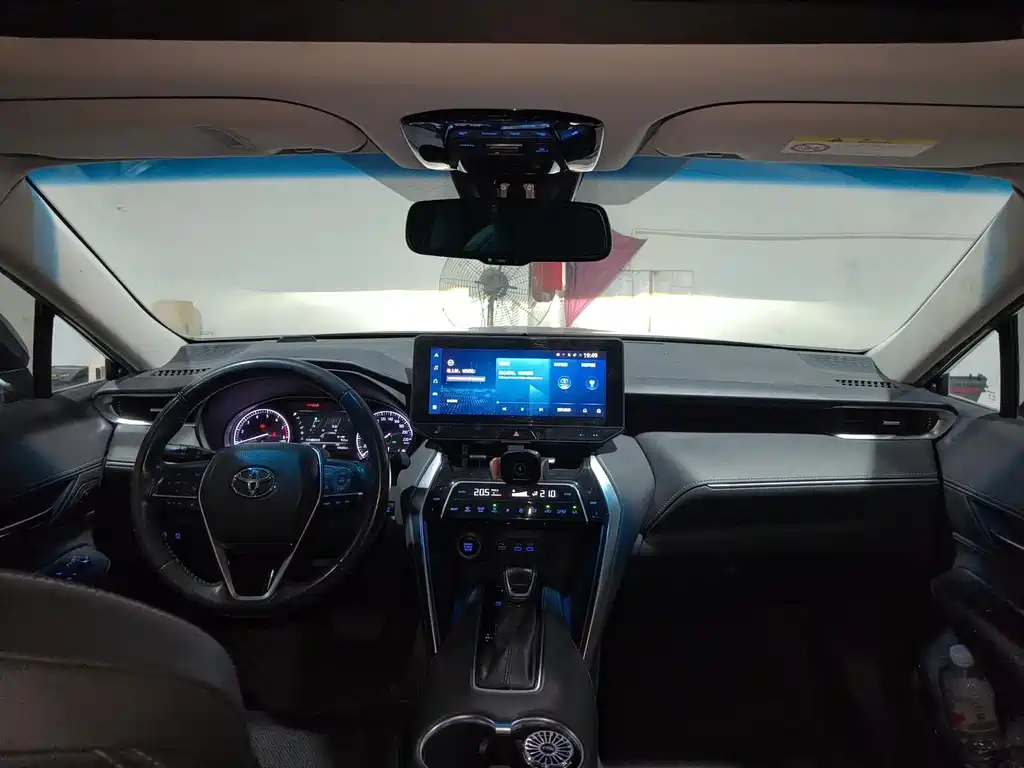 Toyota Harrier — фото 5